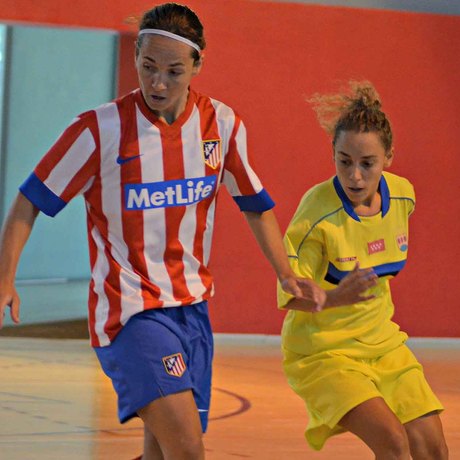Temporada 2013-2014. Una jugadora del Atlético de Madrid Navalcarnero durante la final