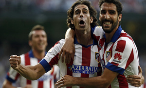 Temporada 14-15. Jornada 3. Real Madrid-Atlético de Madrid. Tiago celebra su gol con Raúl García.