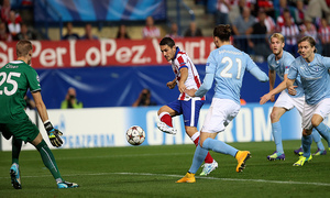 Temporada 14-15. Champions League. Atlético de Madrid-Malmö. Koke en su disparo del primer gol.