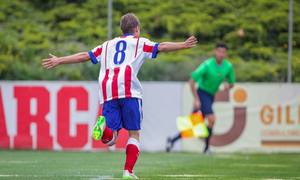 Villa celebra el gol que, a la postre, significaría la victoria del Atlético B frente al Barakaldo