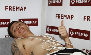 Matías Kranevitter, en una de las pruebas a las que fue sometido en el reconocimiento médico en Fremap Majadahonda antes de su firma como jugador del Atlético de Madrid