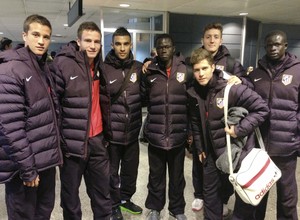 Temporada 2012/13. Manquillo, Ndoye, Calero, Saúl, Kader, Borja Galán y Galass, antes de partir hacia Moscú para el partido contra el Rubin Kazan. 