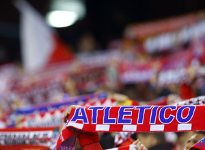 temporada 15/16. Partido Atlético de Madrid Galatasaray.  Bufandas