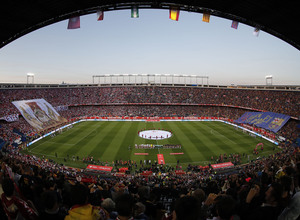 Vista panorámica del Vicente Calderón en la final de la Copa del Rey entre el Barcelona y el Sevilla