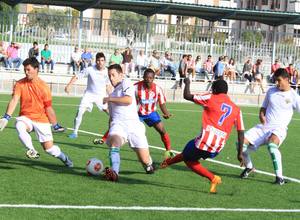 Pato consigue el primer gol de su equipo ante Los Yébenes en el partido disputado en la Ciudad Deportiva